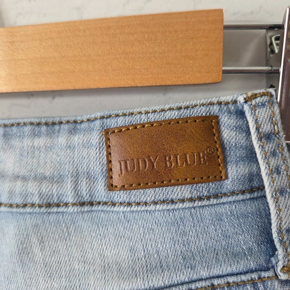 Judy Blue Boyfriend Fit Jeans Size 3 / 26 Waist Light Wash Distressed Stretch - Picture 6 of 10